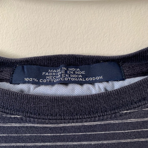 🤩 3 for $20 / Tommy Hilfiger striped t-shirt - Picture 2 of 5